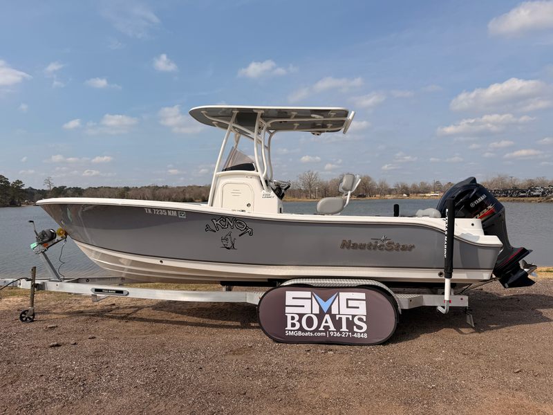 2021 Nauticstar 2302 Legacy DLX