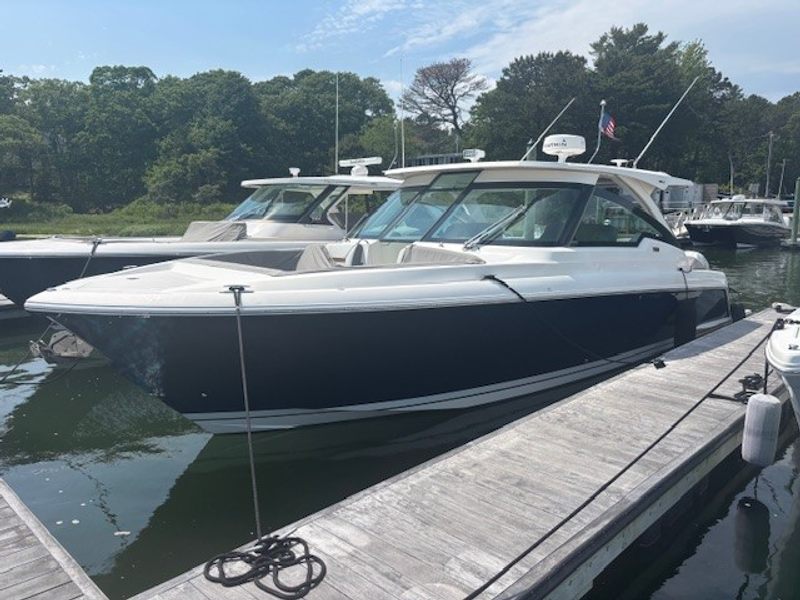 2020 Tiara Yachts 38 LX