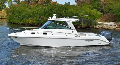 2016 Everglades 320 EX