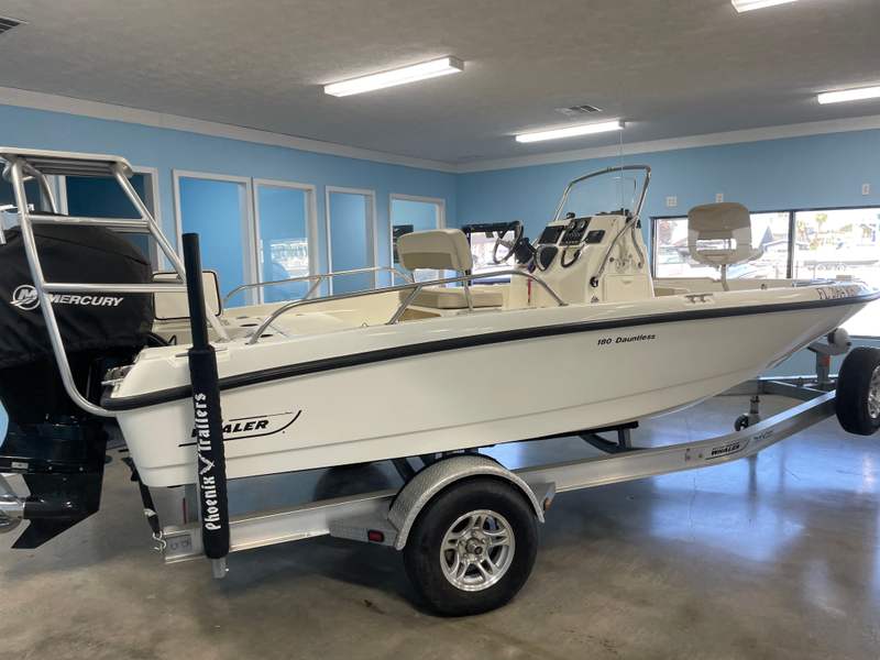 2017 Boston Whaler 180 Dauntless