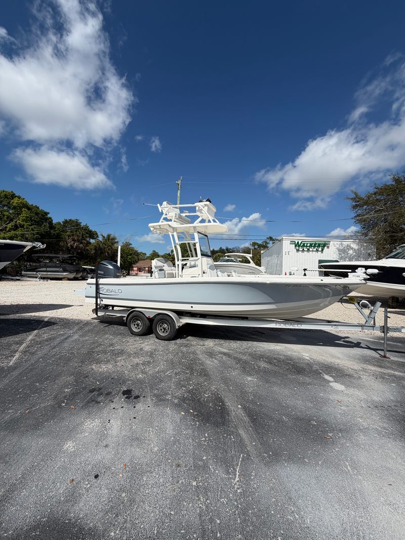 2021 Robalo 246 Cayman SD