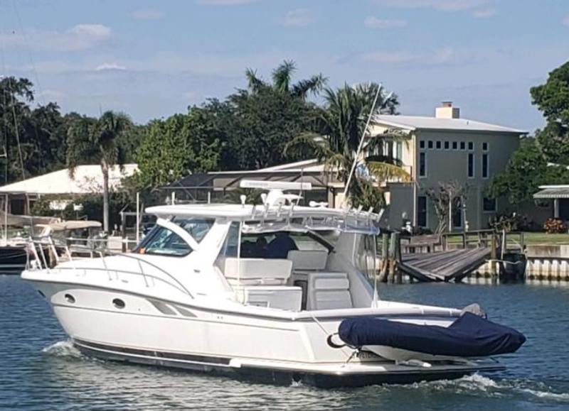 2002 Tiara Yachts 3800