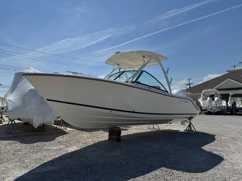 2025 Cobia 240 DC