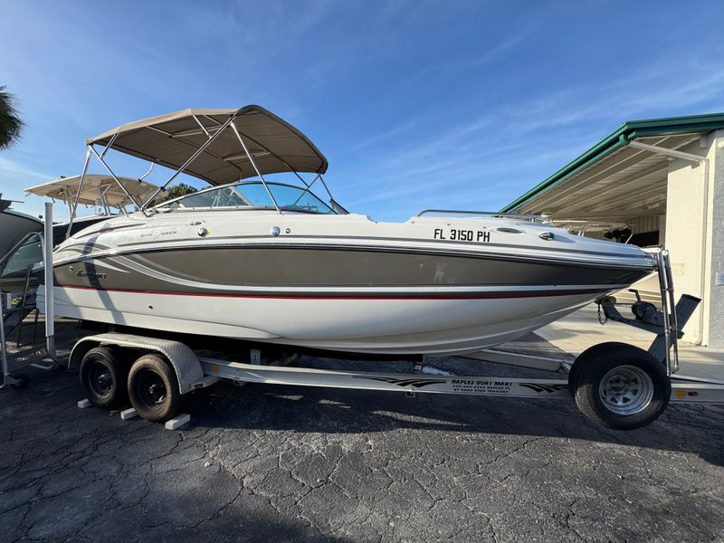 2012 Hurricane Sundeck 2400